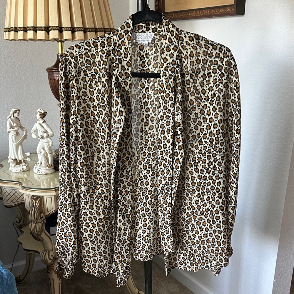 Jordan Leopard Print Button Down Shirt Blouse Size L